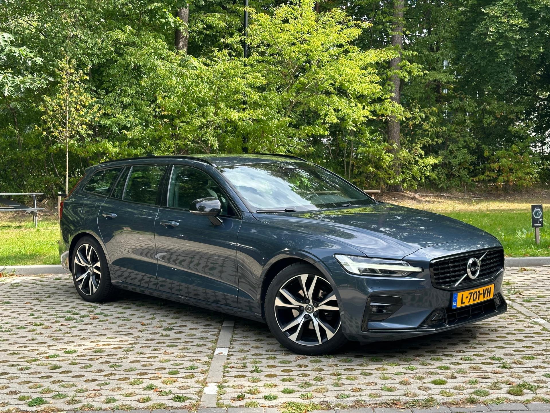 Volvo V60 2.0 B4 R-Design 47339084-0.jpg | Baauw Automotive