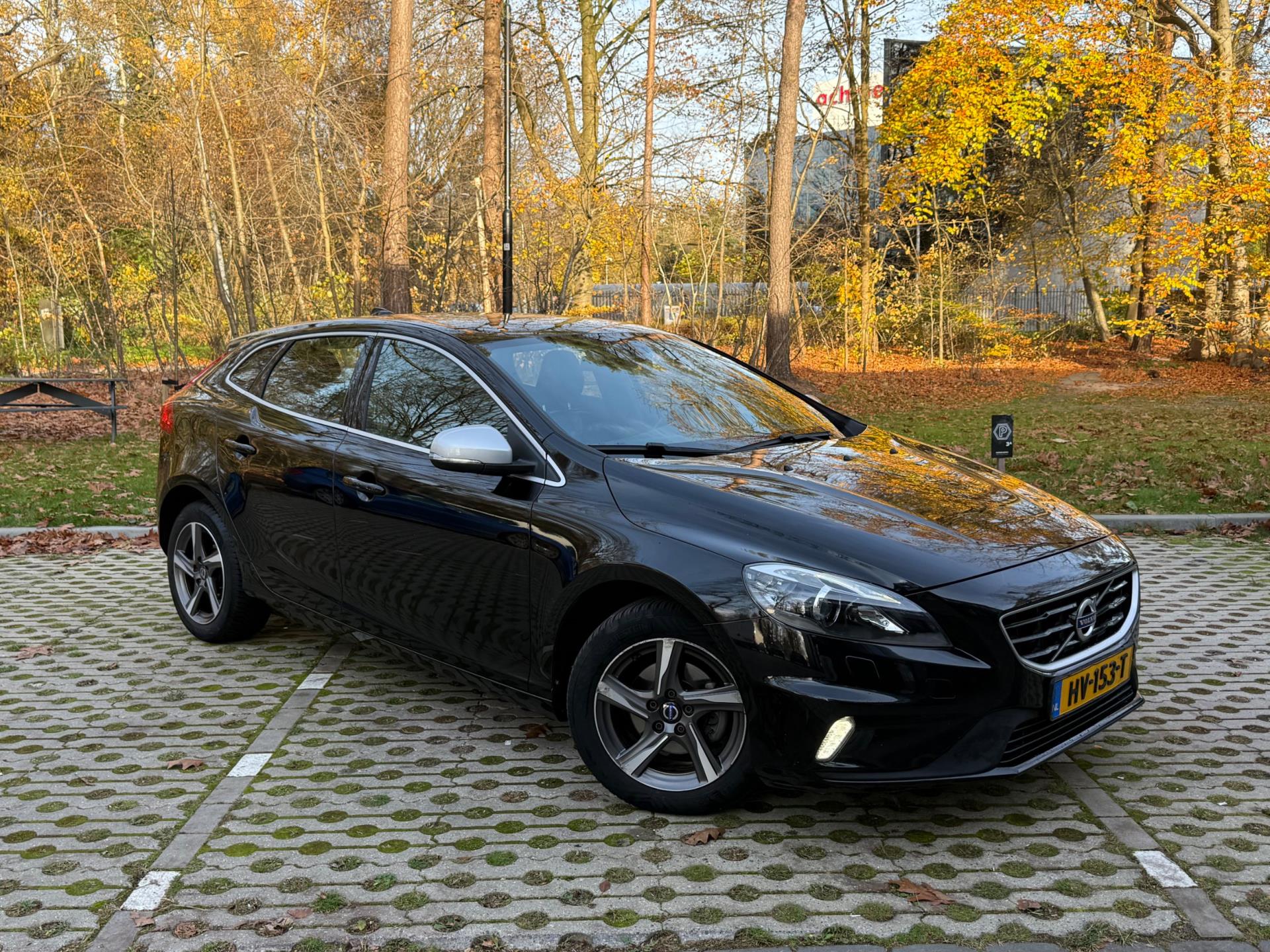 Volvo V40 2.0 D2 R-Design Business 49233240-0.jpg | Baauw Automotive