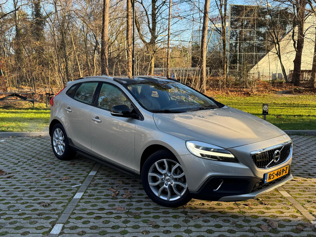 Volvo V40 Cross Country 1.5 T3 Nordic+ 50330784-0.jpg | Baauw Automotive