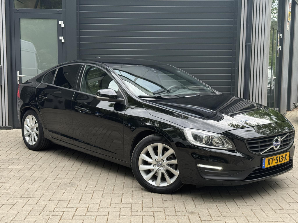 Volvo S60 1.5 T3 Summum 53364696-0.jpg | Baauw Automotive