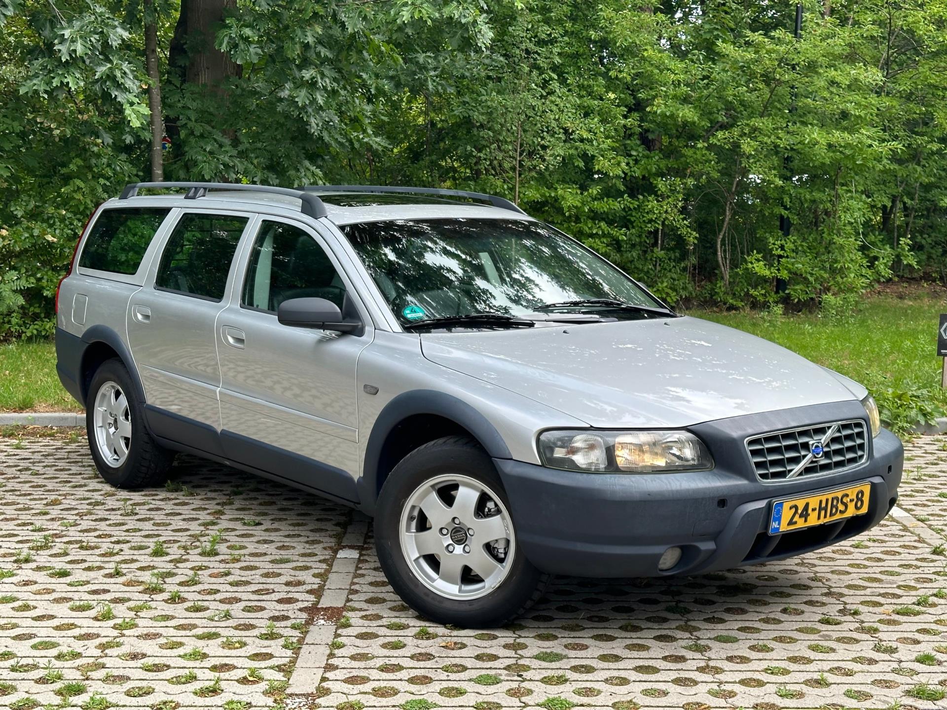 Volvo XC70 2.5 T Geartronic Comfort Line 46446947-0.jpg | Baauw Automotive