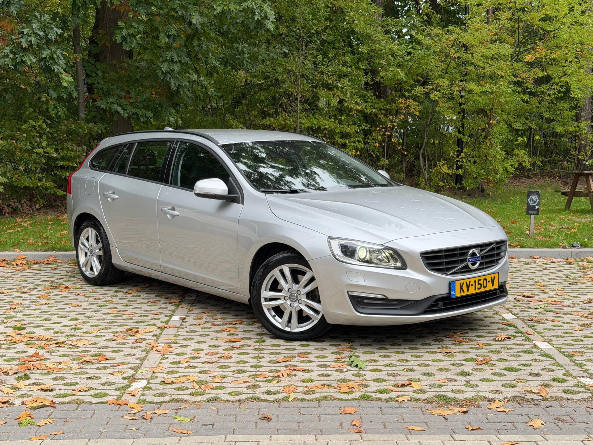 Volvo V60 2.0 D3 Summum Trekhaak 47984404-0.jpg | Baauw Automotive