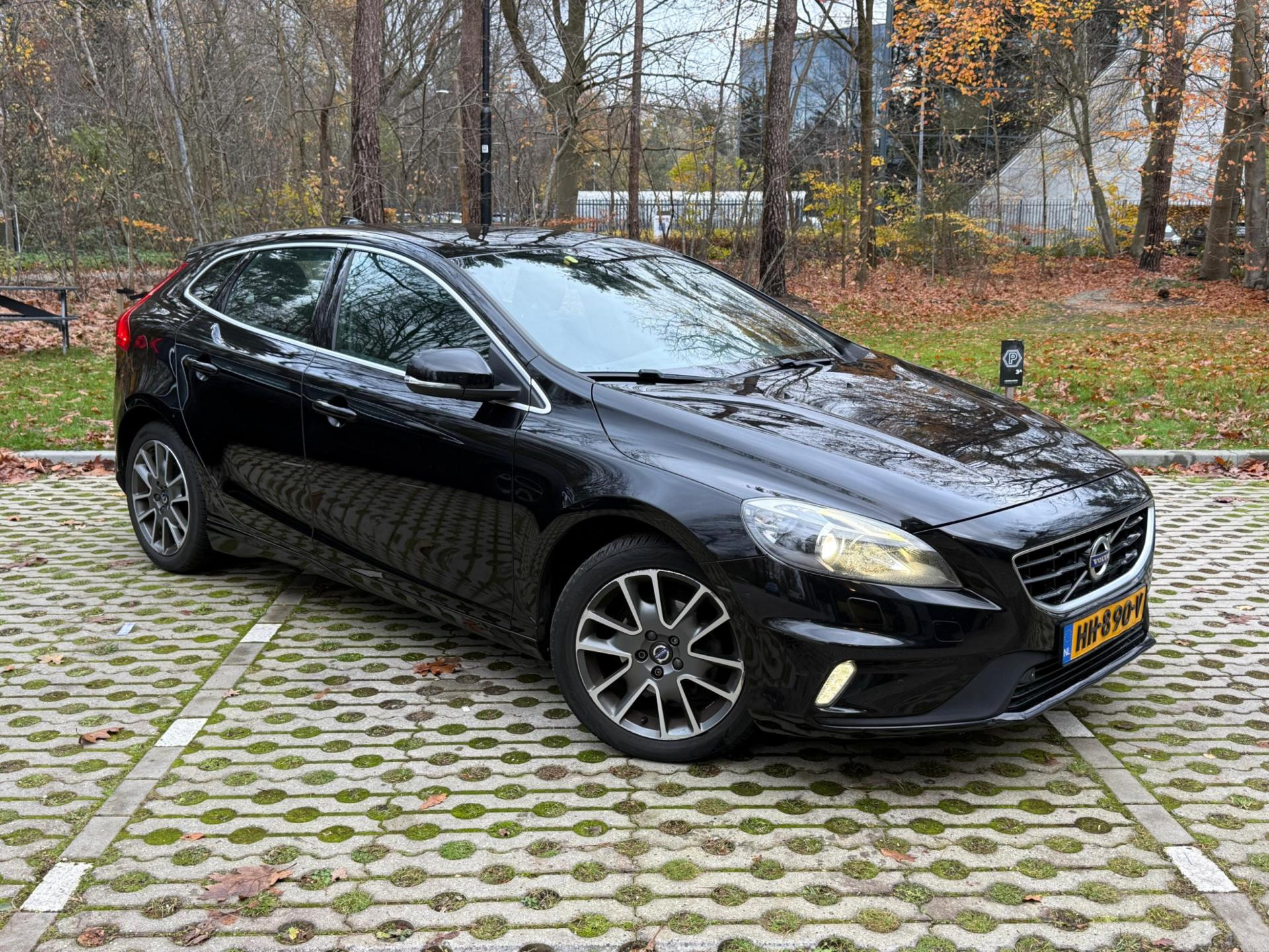 Volvo V40 D2 R-Design BTW 49461096-0.jpg | Baauw Automotive