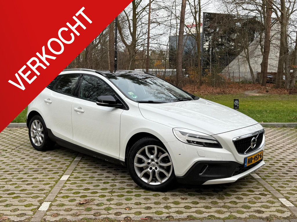 Volvo V40 Cross Country 2.0 T4 Nordic+ 49728638-0.jpg | Baauw Automotive