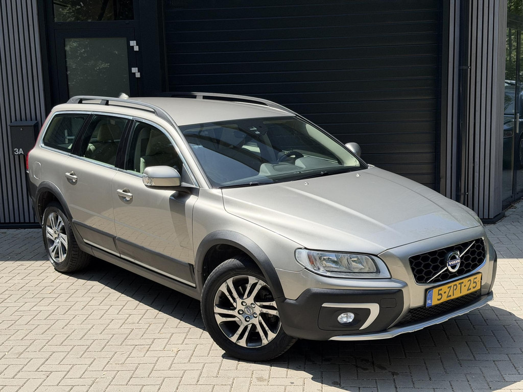 Volvo XC70 2.0 T5 FWD Nordic+ 55843572-0.jpg | Baauw Automotive